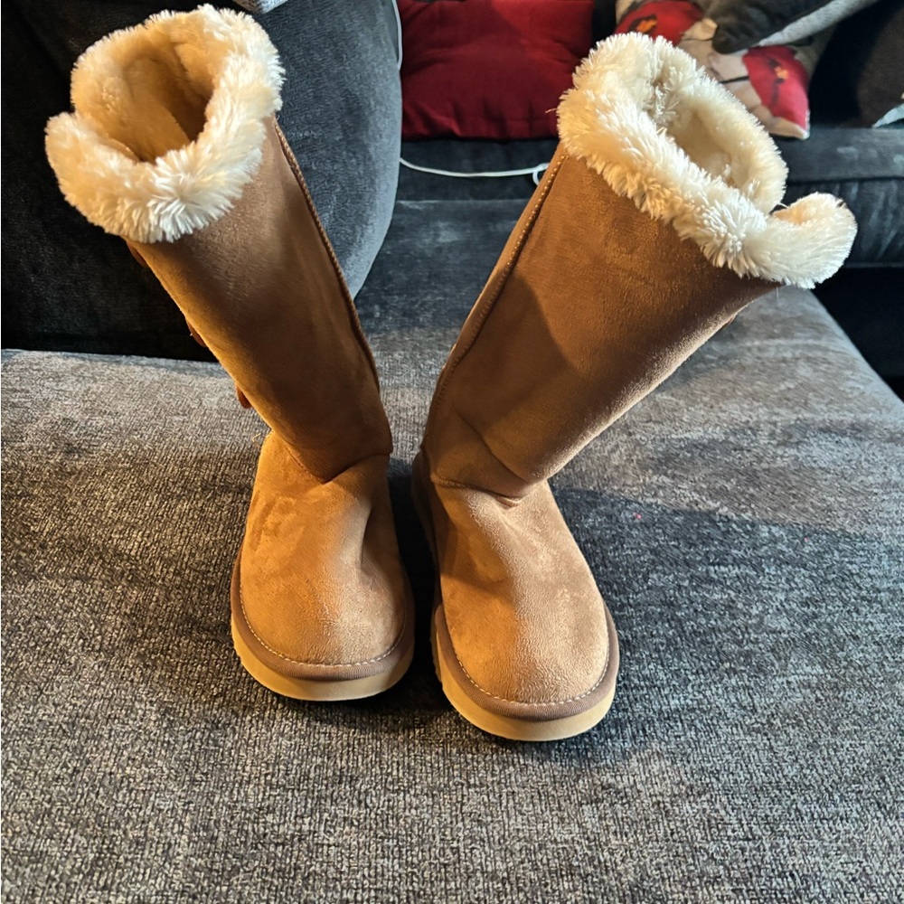 *NEW* UGG Tan Cream Winter Rain Boots Plush Lining